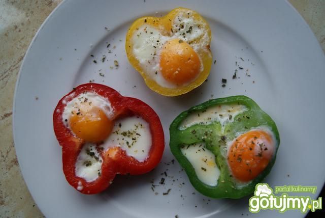 Jajka sadzone w papryce 3