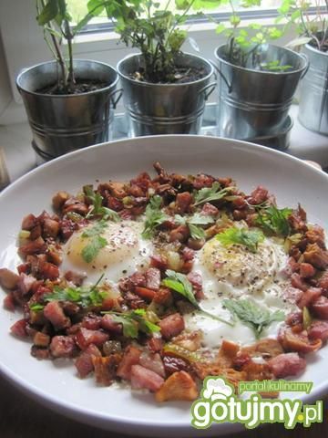 Jajka sadzone z kurkami z mikrofalówki