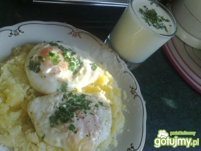 Jajka sadzone z zielieninką