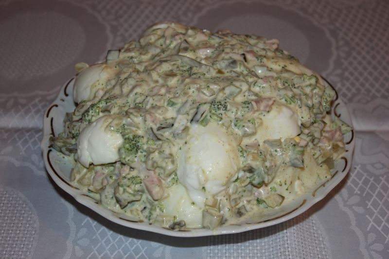 Jajka w brokułach Jajka w brokułach