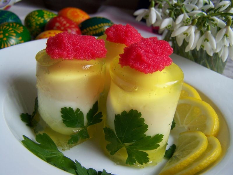 Jajka w galarecie z kawiorem