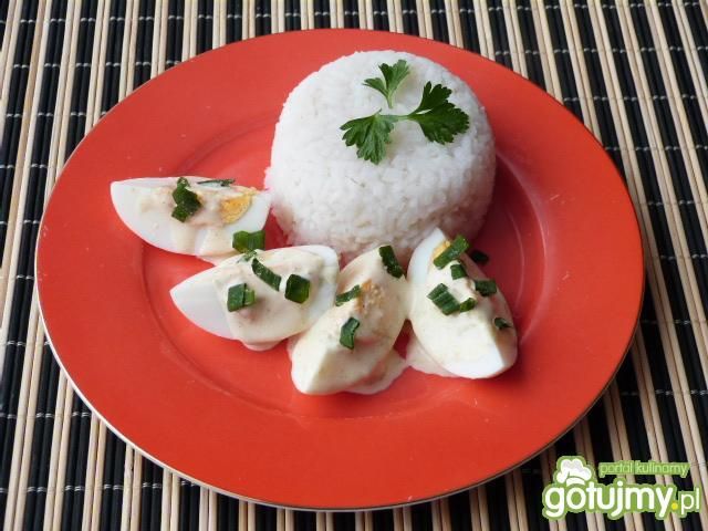 Jajka w pikantnym sosie musztardowym Jajka w pikantnym sosie musztardowym