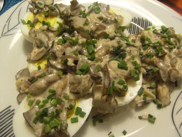 Jajka w sosie grzybowym