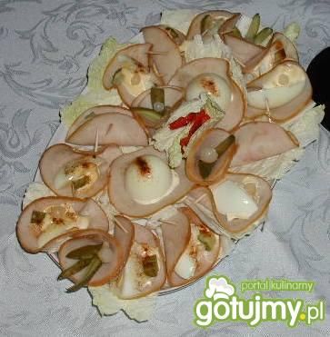 Jajka w sosie majonezowym w szynce Jajka w sosie majonezowym w szynce