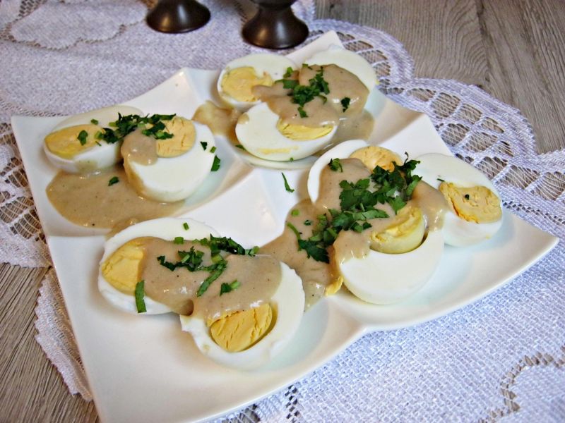 Jajka w sosie musztardowo chrzanowym Jajka w sosie musztardowo chrzanowym