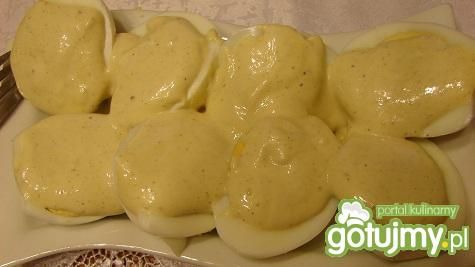 Jajka w sosie musztardowym. Jajka w sosie musztardowym.