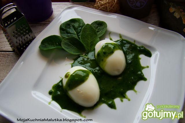 Jajka w sosie szpinakowym 