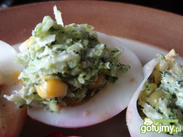 Jajka z brokułowym nadzieniem