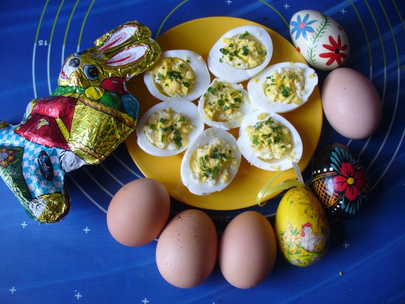 Jajka z chrzanem i natką