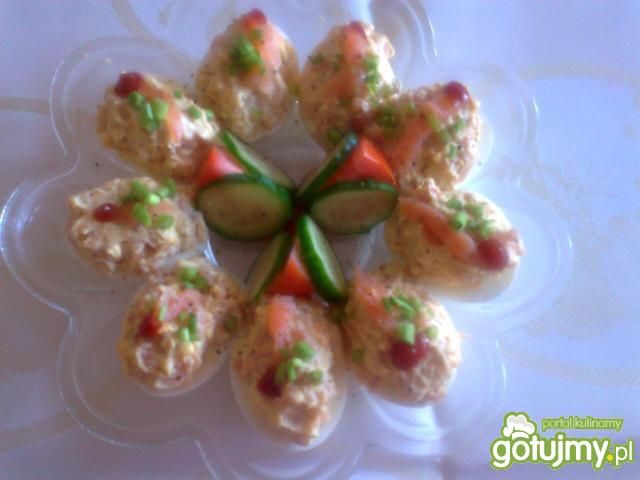 Jajka z farszem łososiowym Jajka z farszem łososiowym