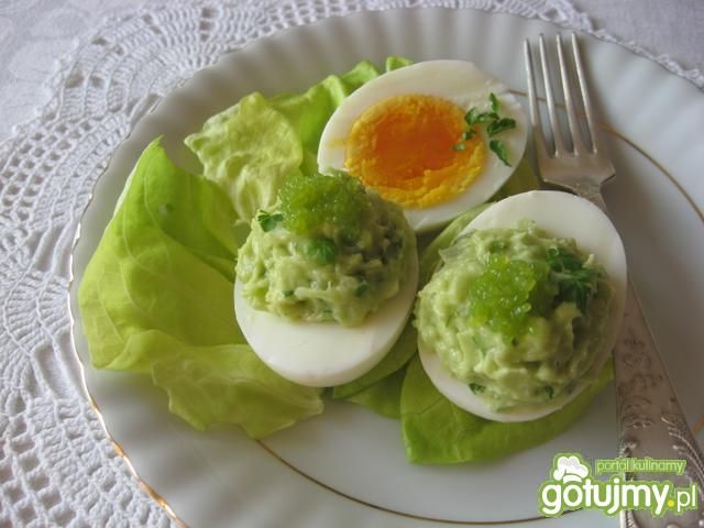 Jajka z farszem z awokado i wasabi