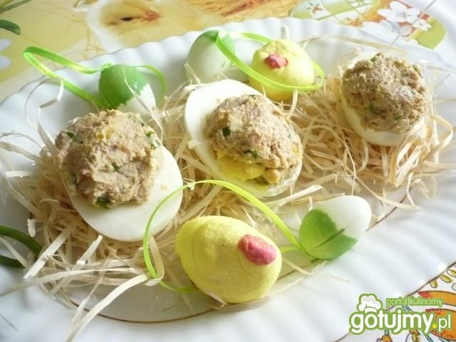 Jajka z farszem z tuńczyka