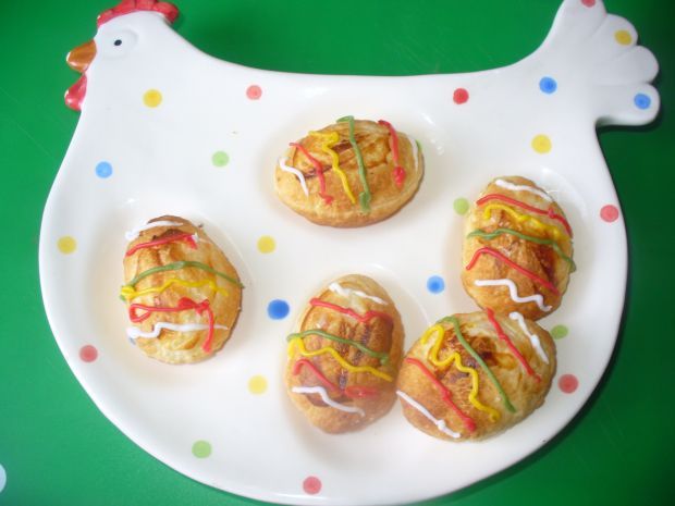 Jajka  z francuskiego ciasta