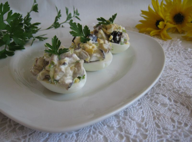 Jajka z grzybowym farszem Jajka z grzybowym farszem