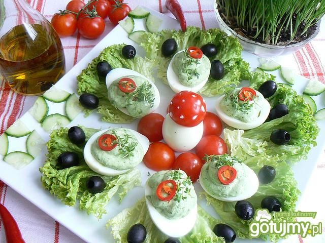 Jajka z jogurtem na zielono