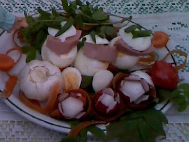 Jajka z kapelusikami                    