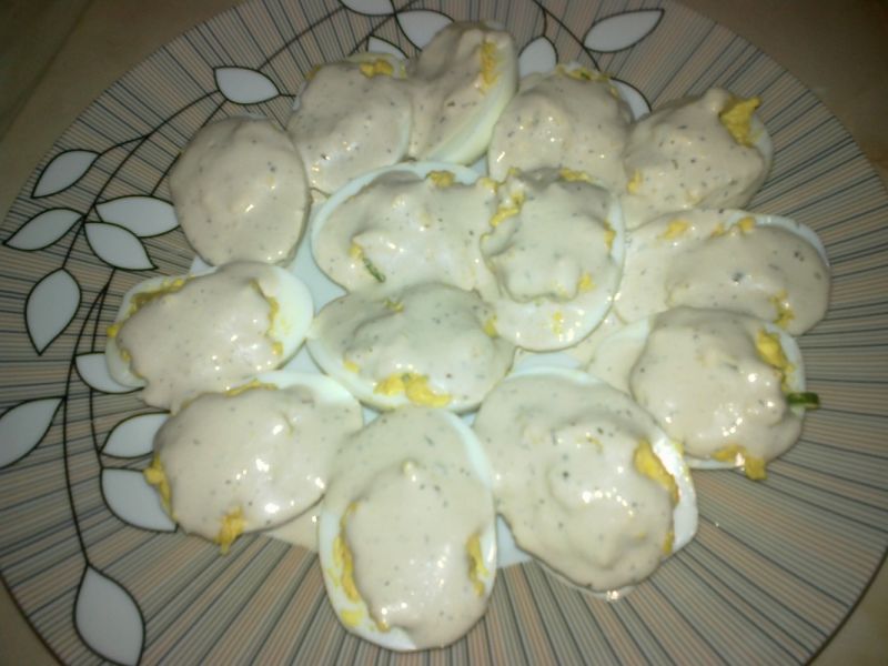 Jajka z ogórkiem i szczypiorkiem