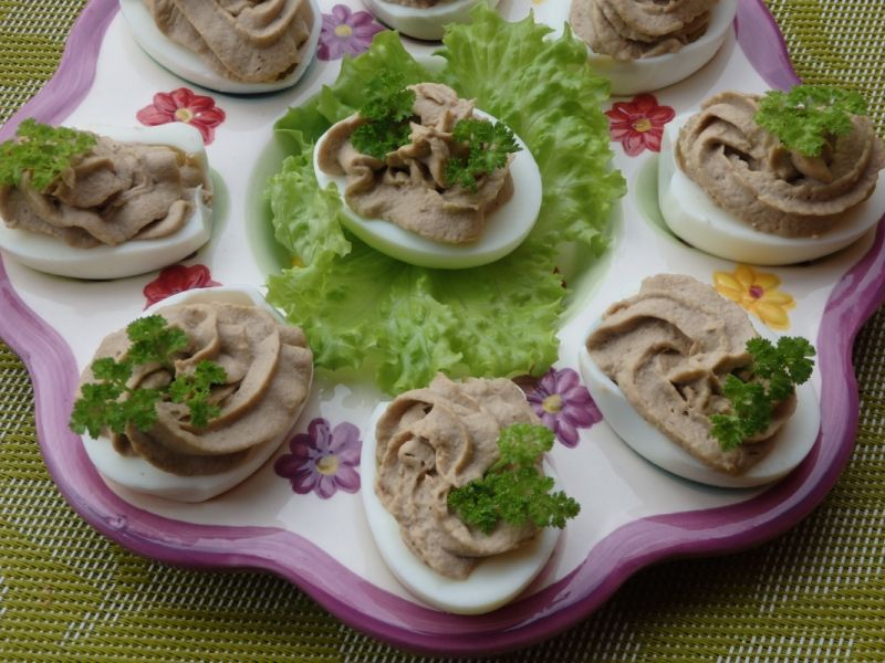 Jajka z pastą sardynkową