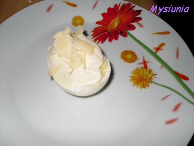 jajka z serem żółtym 