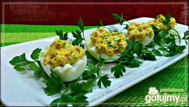 Jajka z szynką i szczypiorkiem