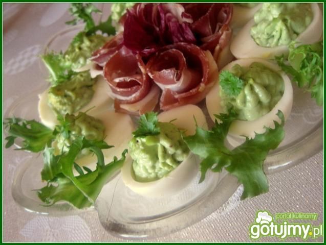 Jajka z zielonym farszem (2)