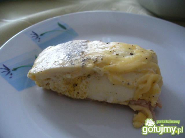 Jajka zapiekane na szynce  Jajka zapiekane na szynce