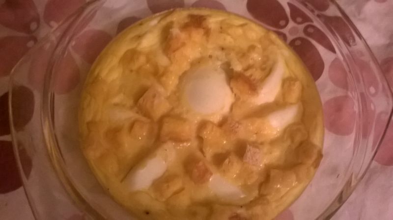 Jajka zapiekane w sosie chrzanowym Jajka zapiekane w sosie chrzanowym