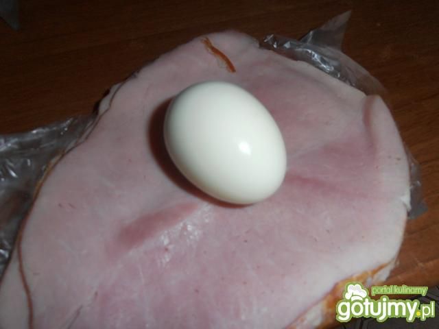 Jajka zapiekane w szynce