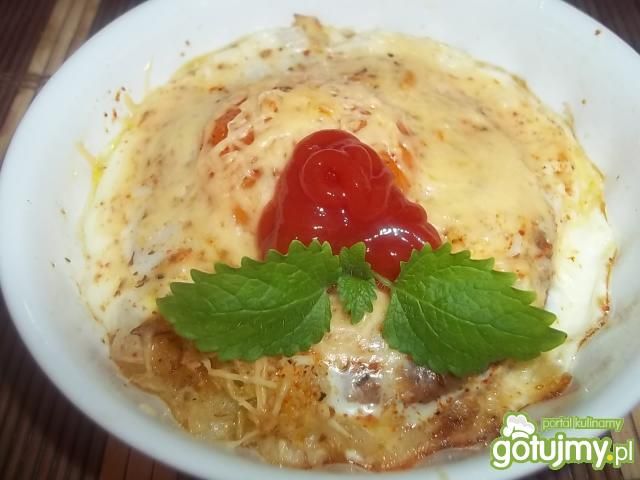 Jajka zapiekane z kotletem Jajka zapiekane z kotletem