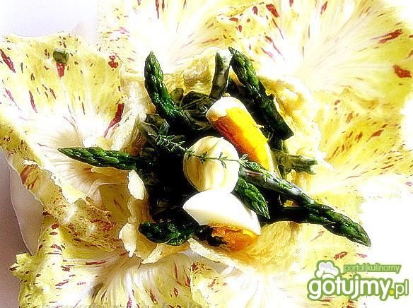 Jajko i szparagi w sosie majonezowym Jajko i szparagi w sosie majonezowym