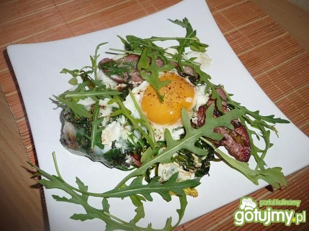 Jajko na bekonie Jajko na bekonie