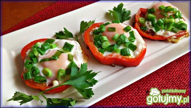 Jajko sadzone w papryce