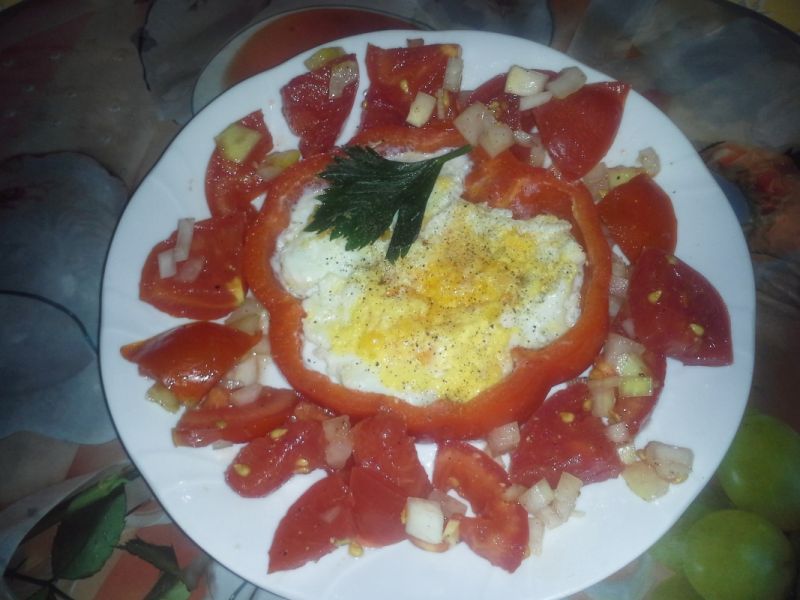 Jajko sadzone w papryce