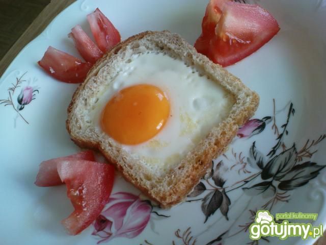 Jajko w chlebowej ramce 