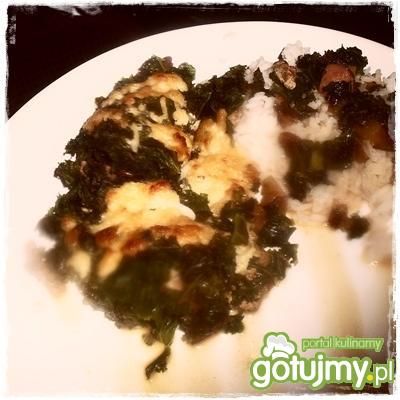 Jarmuż zapiekany w sere czosnkowym