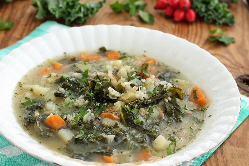 Jarmużowa zupa z kaszą