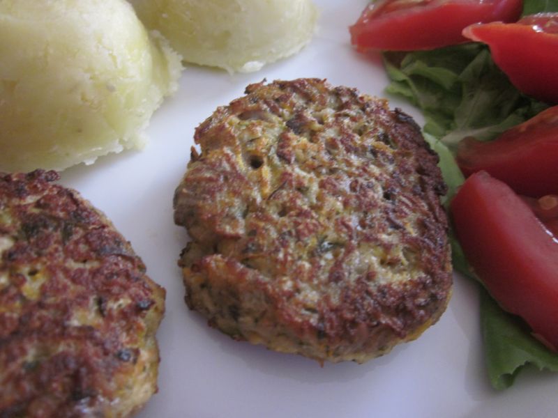 Jarskie kotleciki z marchewką i pieczarkami