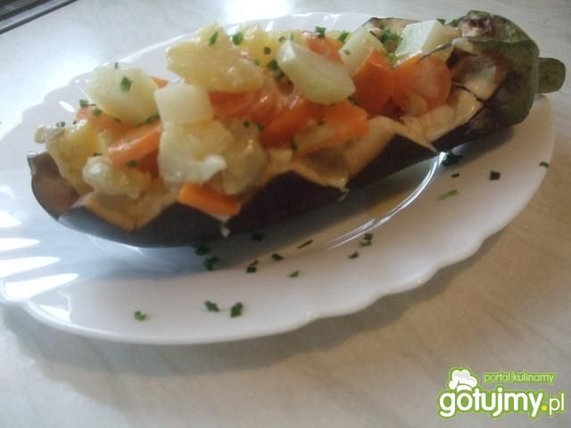 Jarzynka w baklazanowej miseczce