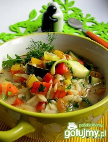 Jarzynówa z makaronem orzo  Jarzynówa z makaronem orzo