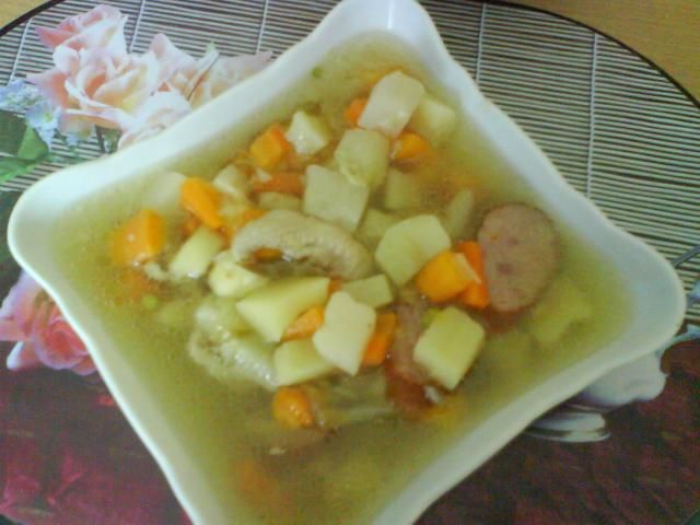 Jarzynowa z młodych warzyw Jarzynowa z młodych warzyw