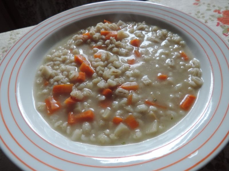 Jarzynowa z pęczakiem