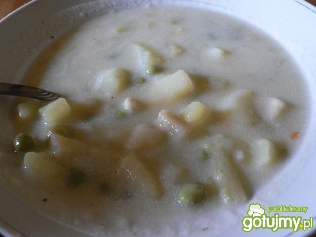 Jarzynowa ze szparagówką i groszkiem  