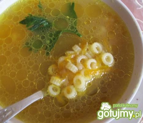 Jarzynowa zupka z koralikami z makaronu Jarzynowa zupka z koralikami z makaronu