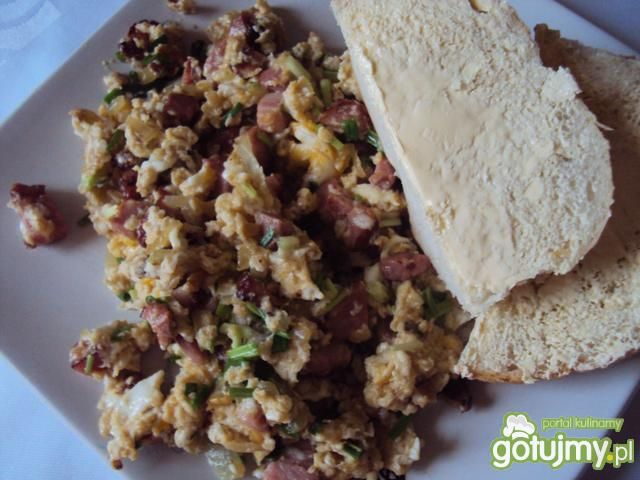 jejecznica z boczkiem i cebulką