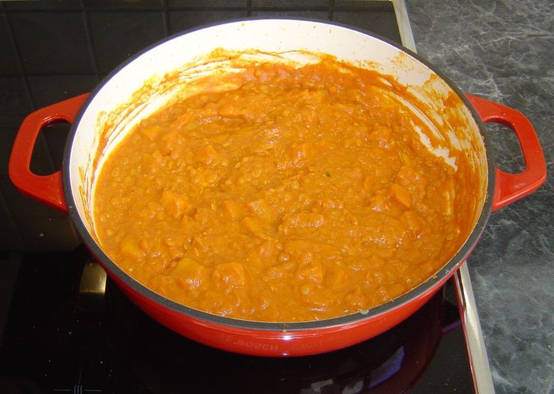 Jesienna dynia hokkaido z curry i soczewicą