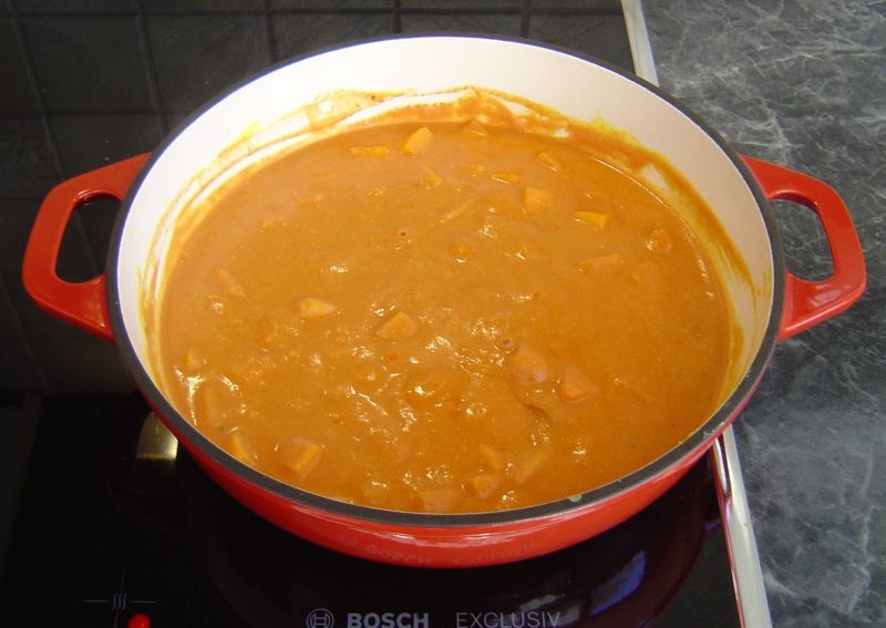 Jesienna dynia hokkaido z curry i soczewicą