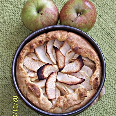 Jesienna pijana szarlotka z konfiturą różaną Jesienna pijana szarlotka z konfiturą różaną