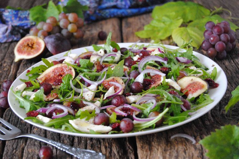 Jesienna sałatka z owocami