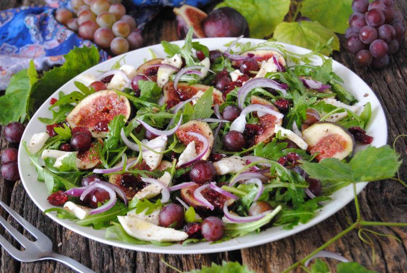 Jesienna sałatka z owocami