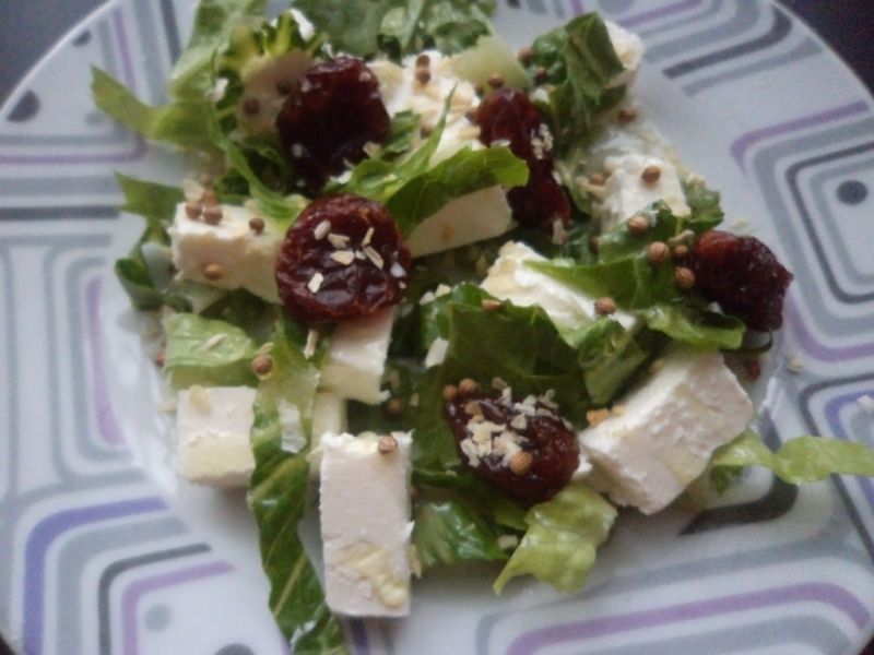 Jesienna sałatka z sałaty rzymskiej  Jesienna sałatka z sałaty rzymskiej